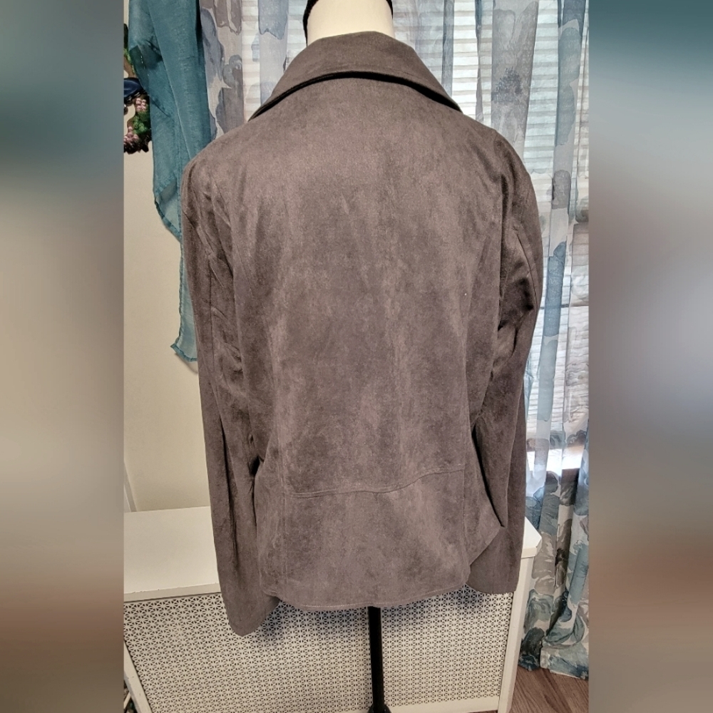 Women's Gray Suede Jacket - Picture 7 of 8